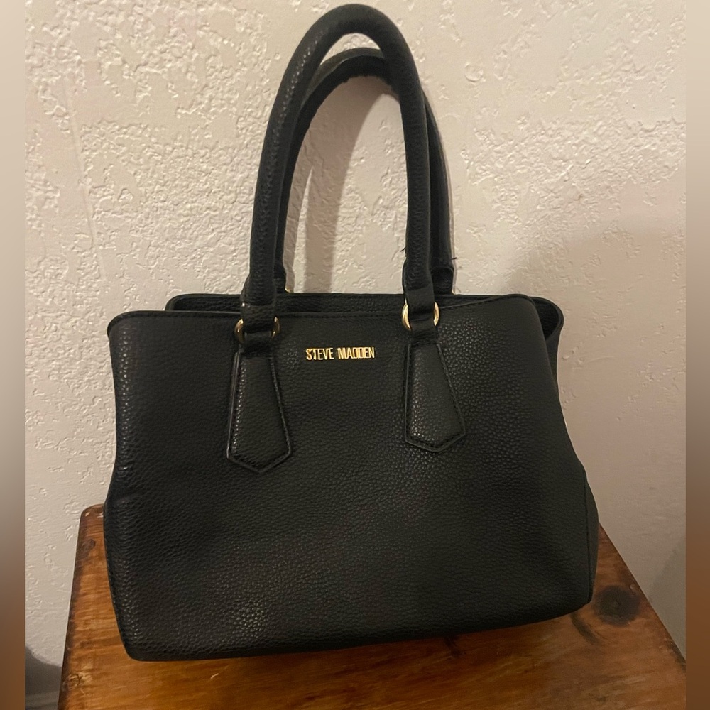 Black Steve Madden purse